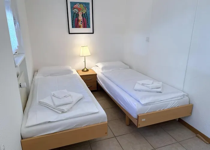 Fluee 8 شقة لوكباد